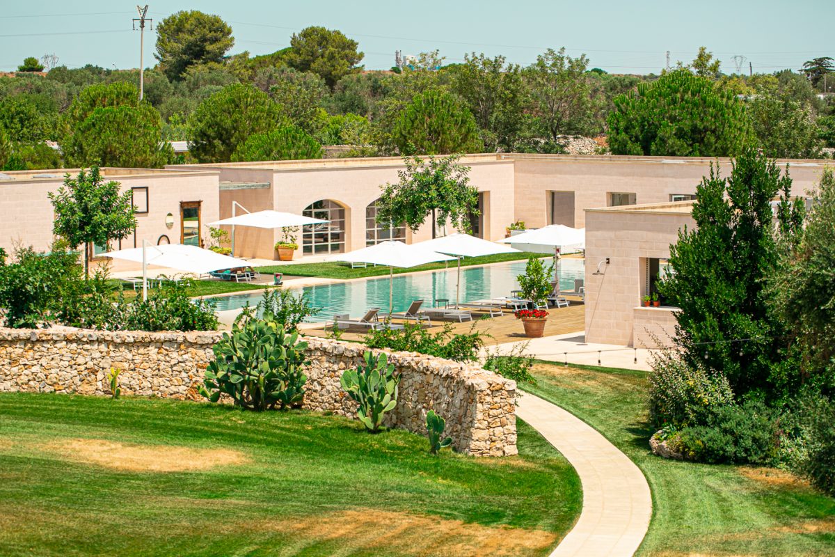 VINILIA POOL VIEW